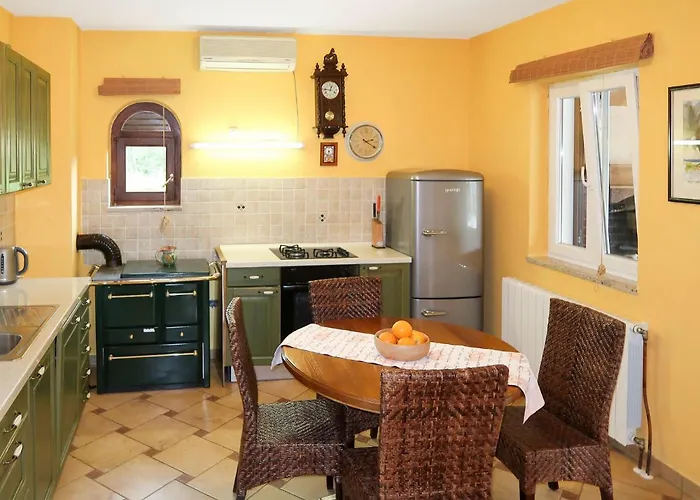 Ana By Interhome Drinovci