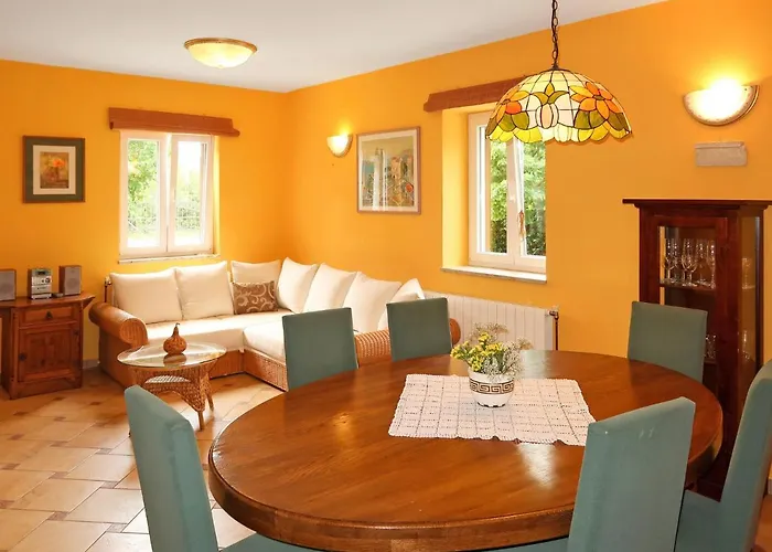 Ana By Interhome * Drinovci